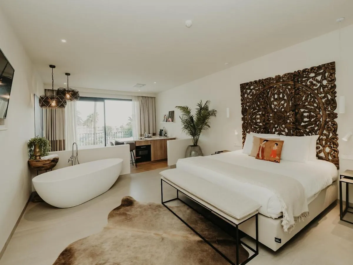 בנאלמדנה Comfy Studios Hotel מלון דירות