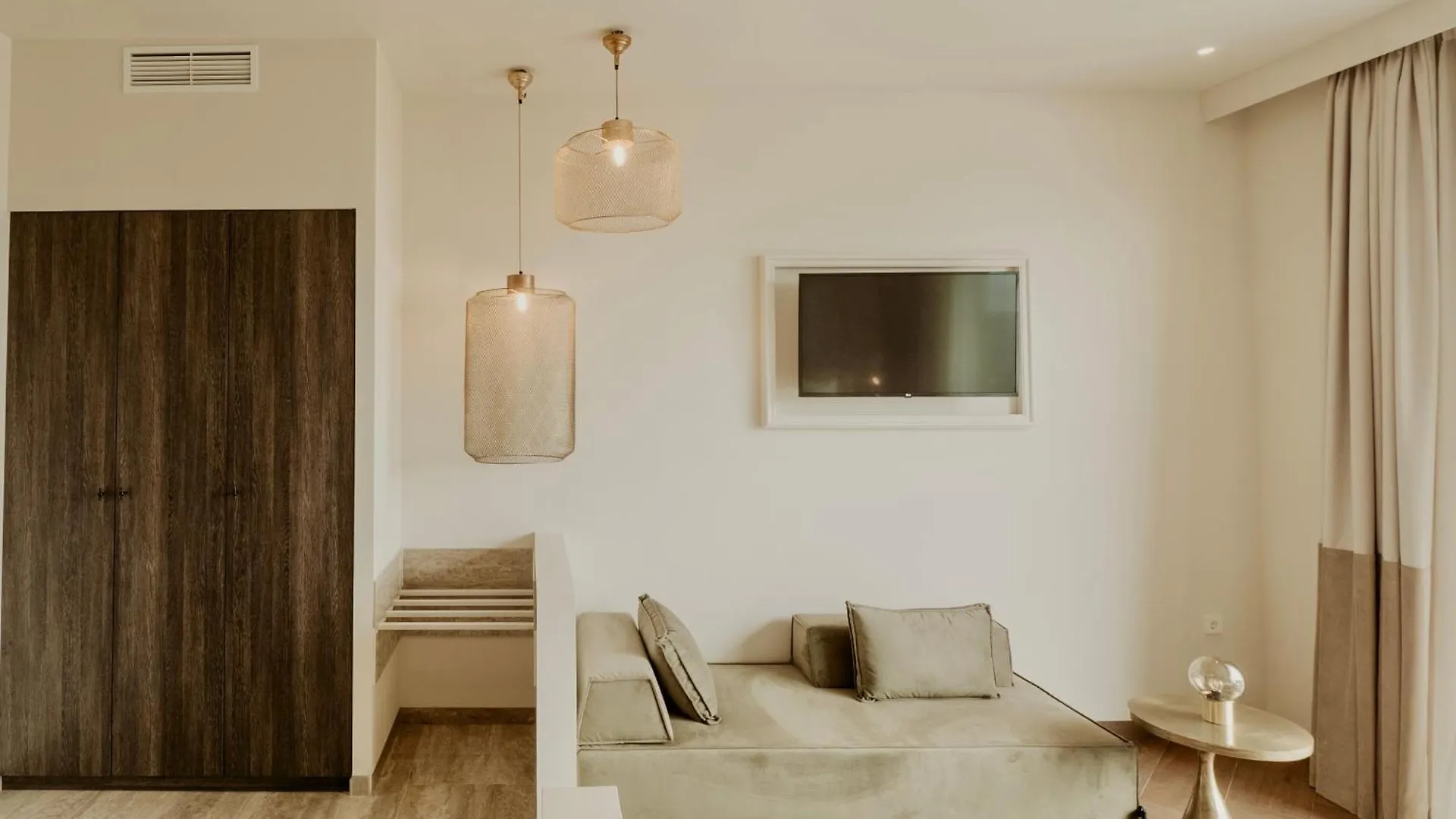 מלון דירות בנאלמדנה Comfy Studios Hotel