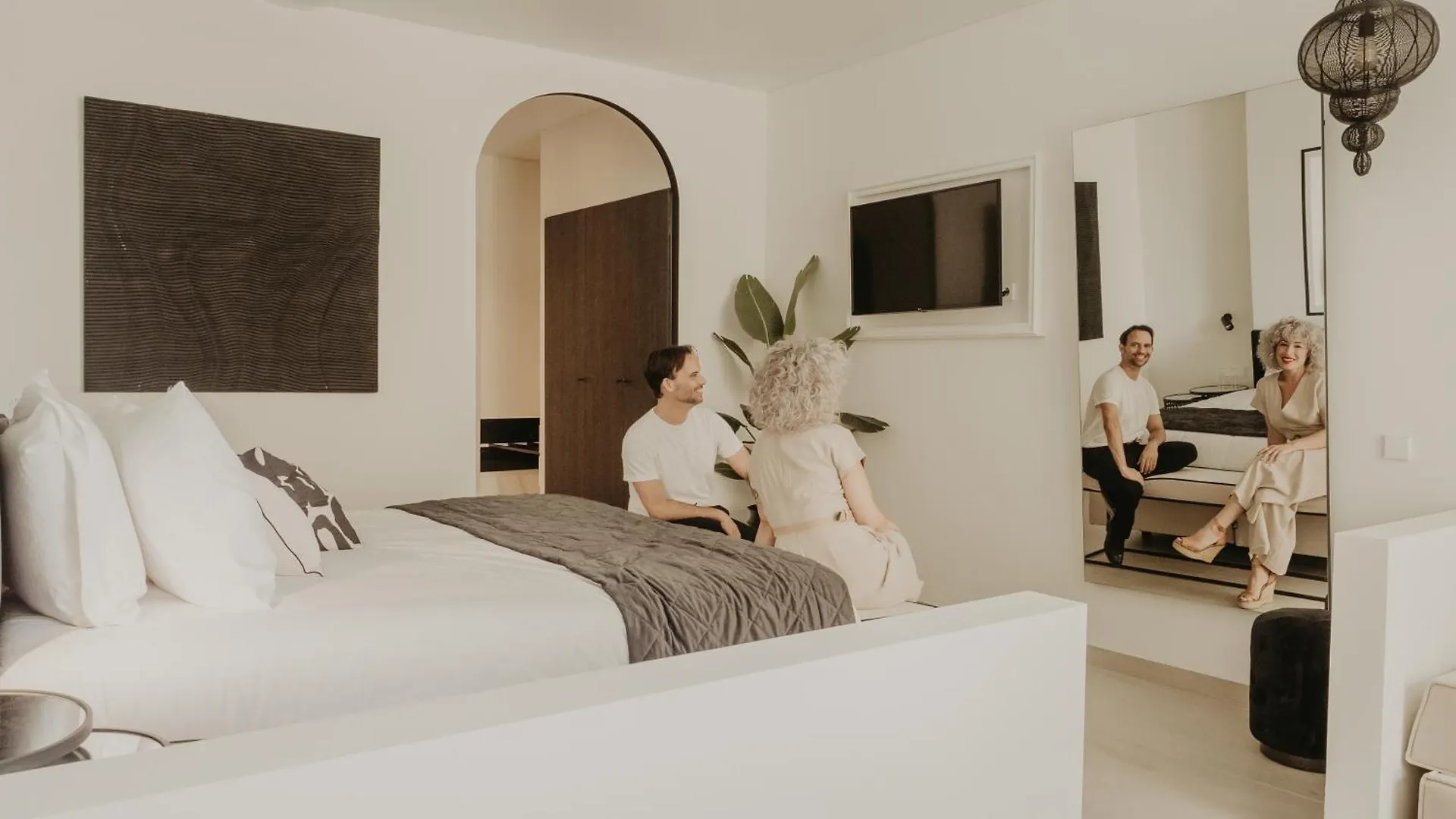 בנאלמדנה Comfy Studios Hotel